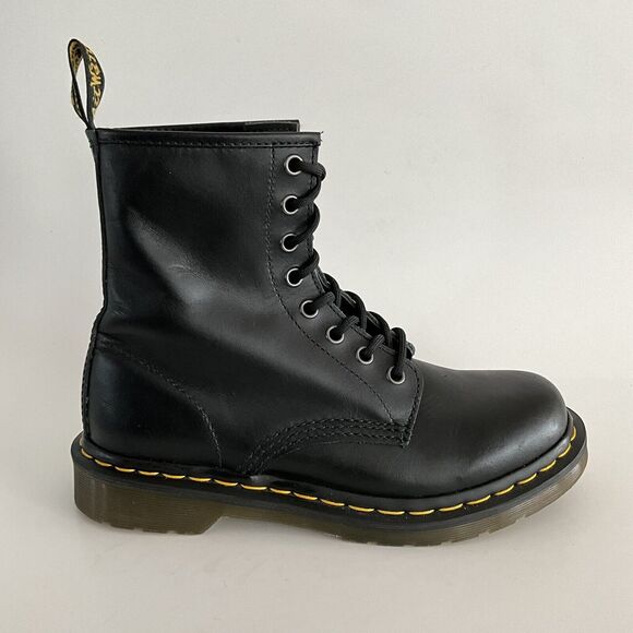Dr. Martens Bootie 7M Black Leather 8 Eye Lace-up Boots - Picture 2 of 13